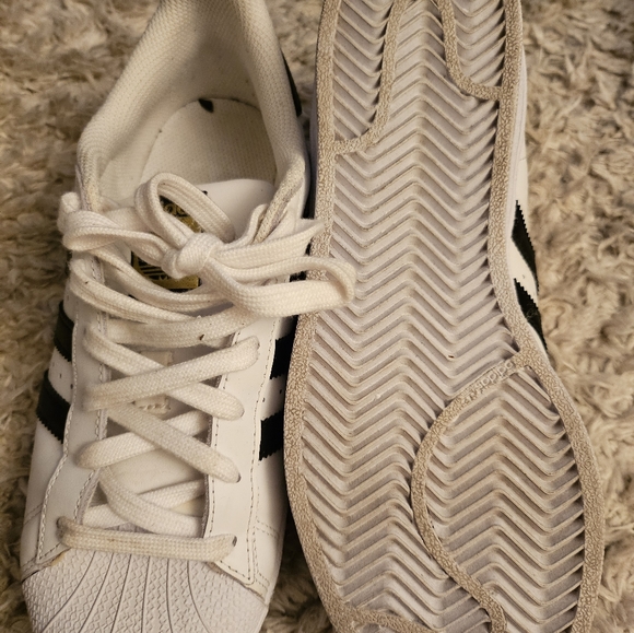 Adidas - Picture 2 of 5